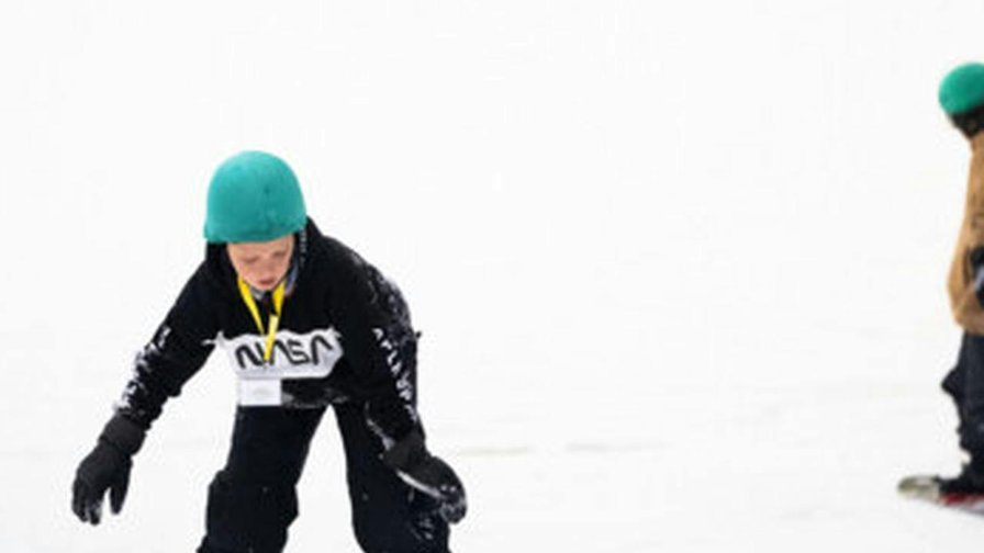 Indoor snowboard in Snow Valley