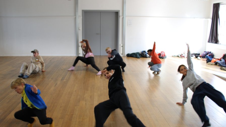 LET’S DANCE | 6-9 jaar | Halle {dans/breakdance}