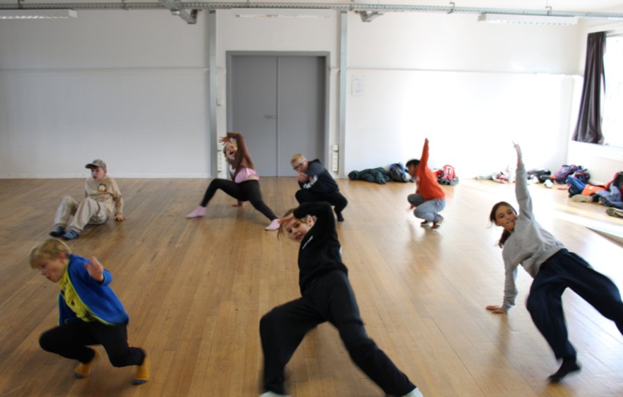 LET’S DANCE | 6-9 jaar | Halle {dans/breakdance}